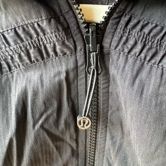 Lululemon reversible jacket - Picture 2 of 3
